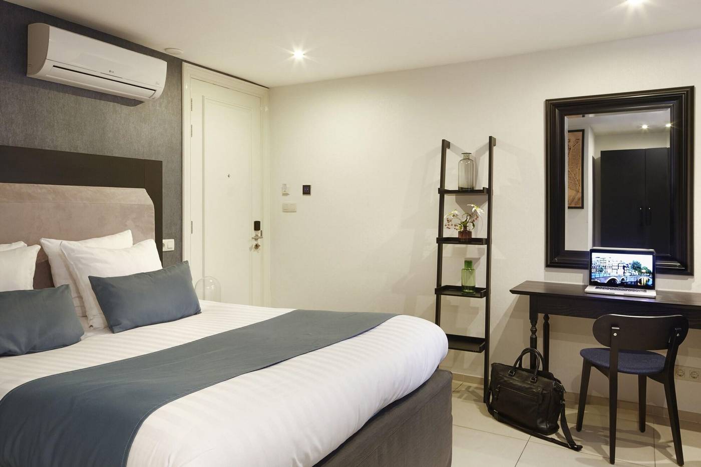 No--377-House-Room-22