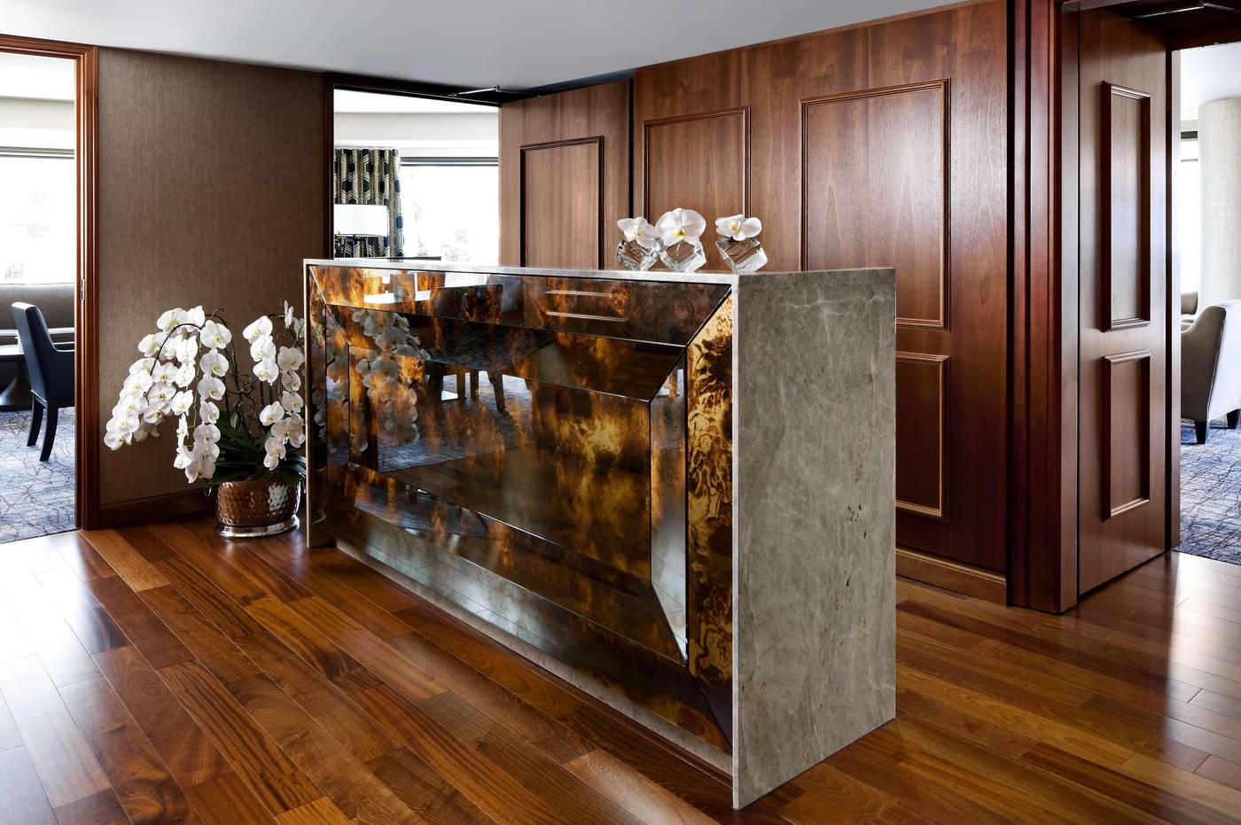 Fairmont-Waterfront-Lobby-11