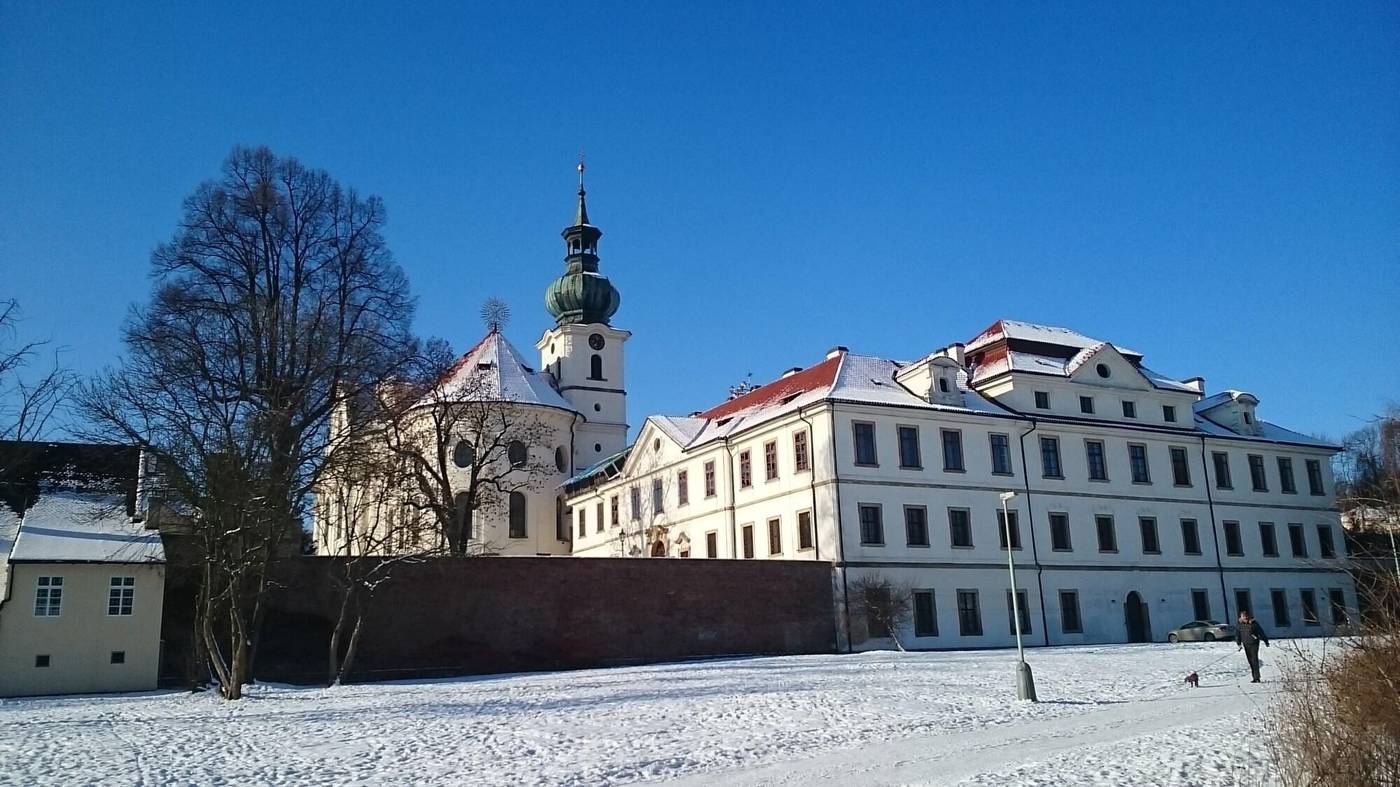 Adalbert-Brevnosky-Klaster-General-view-3