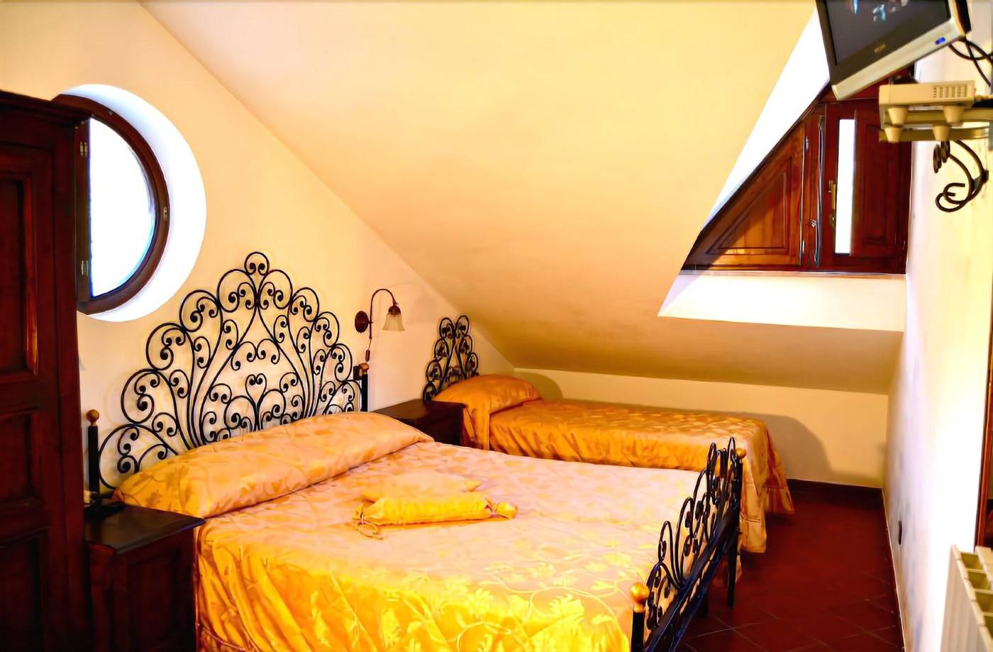 Hotel-Bucaneve-Room-11