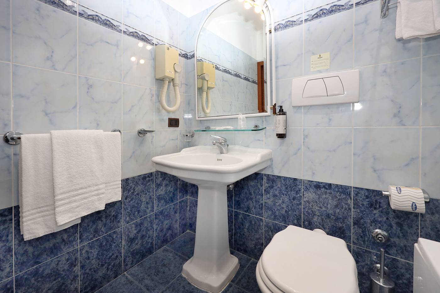 Rimini-Hotel-Room-33