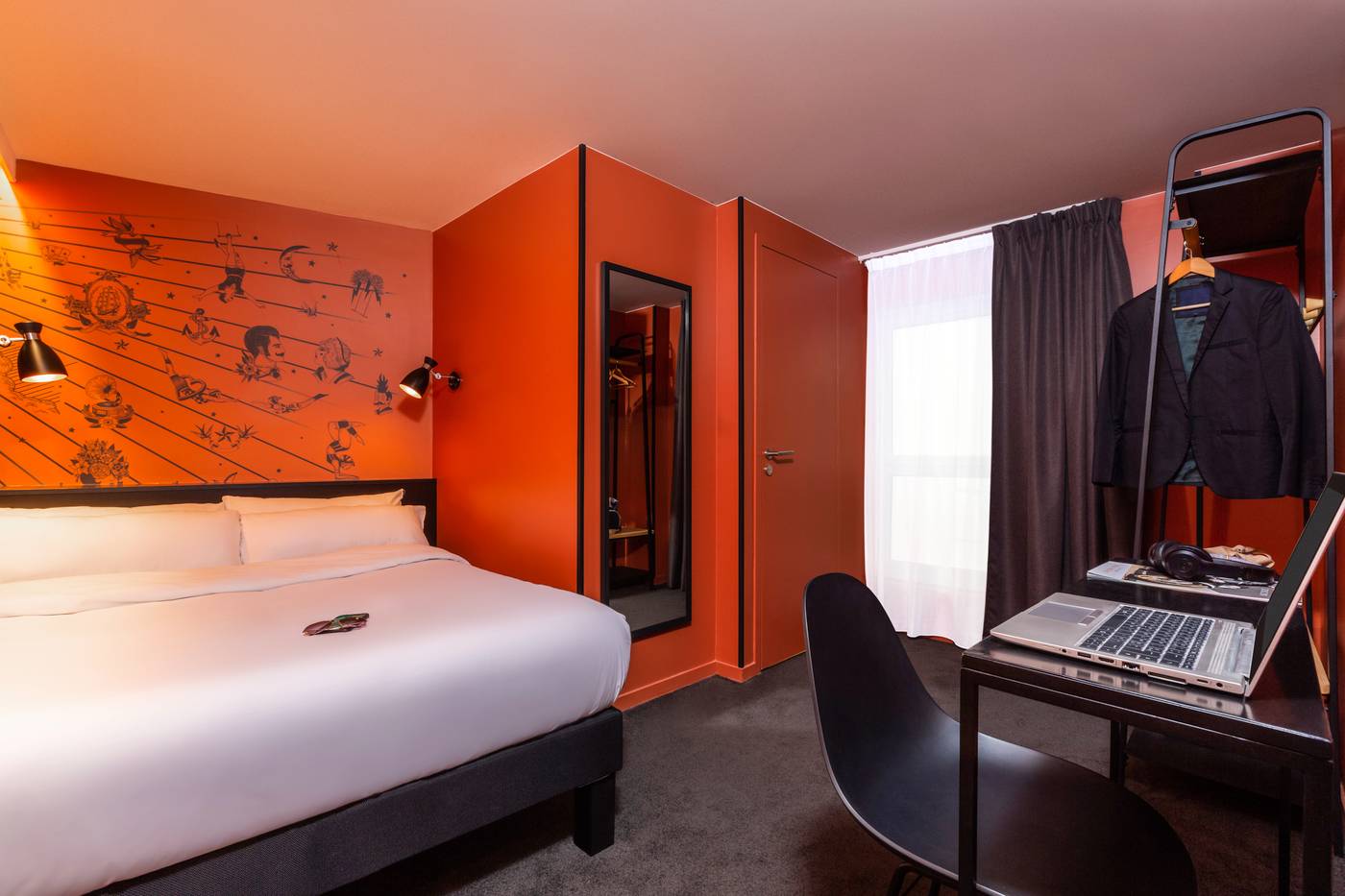 Ibis-Styles-Paris-Gare-de-lEst-Magenta-Room-5