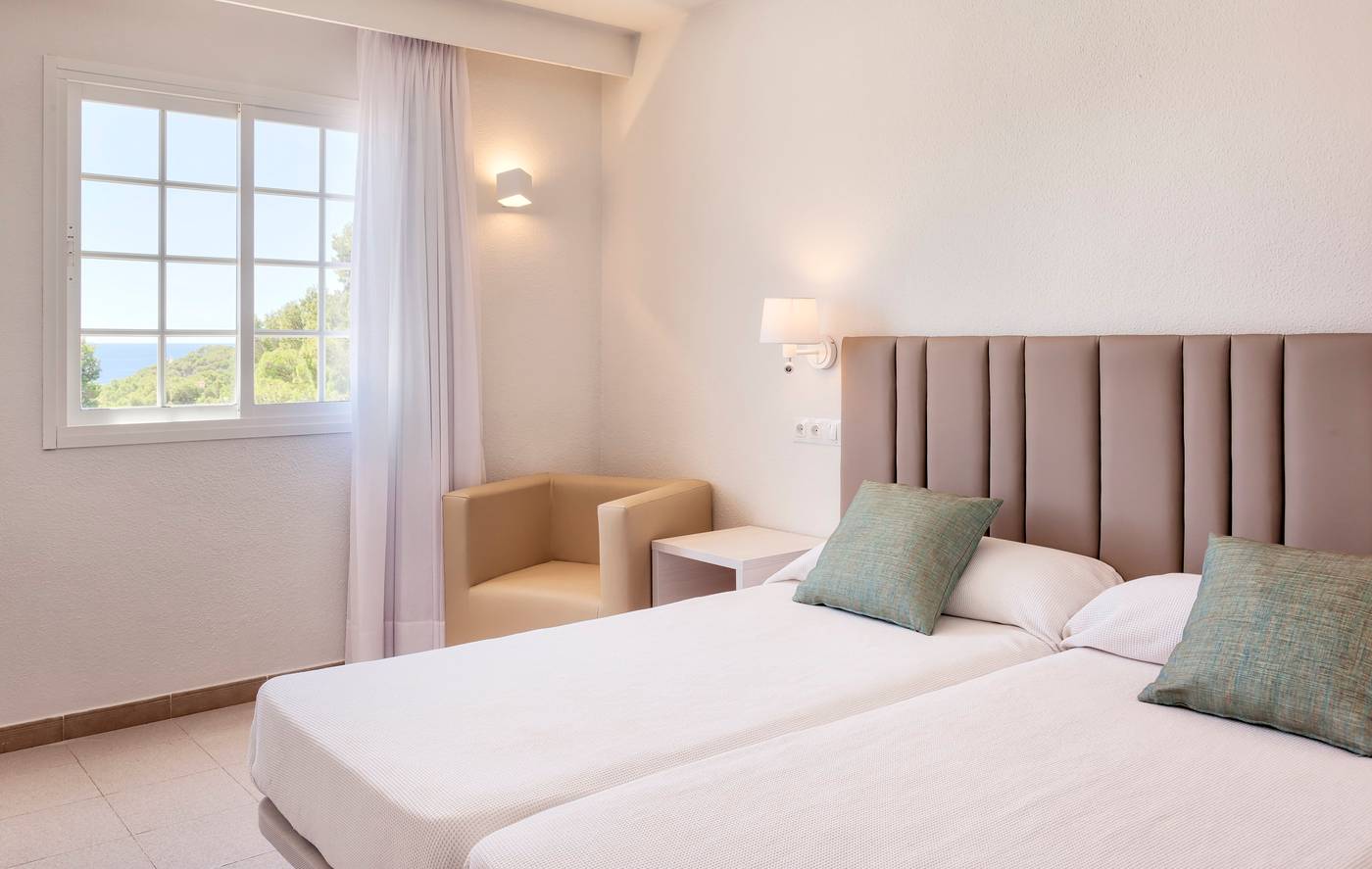 Ilunion-Menorca-Room-18