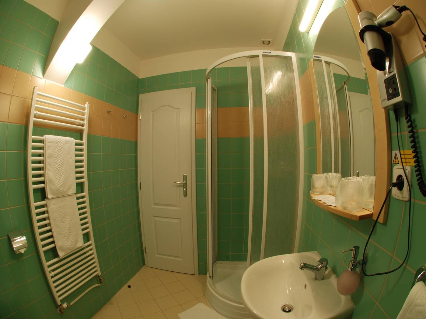 EA-Hotel-Tosca-Room-37