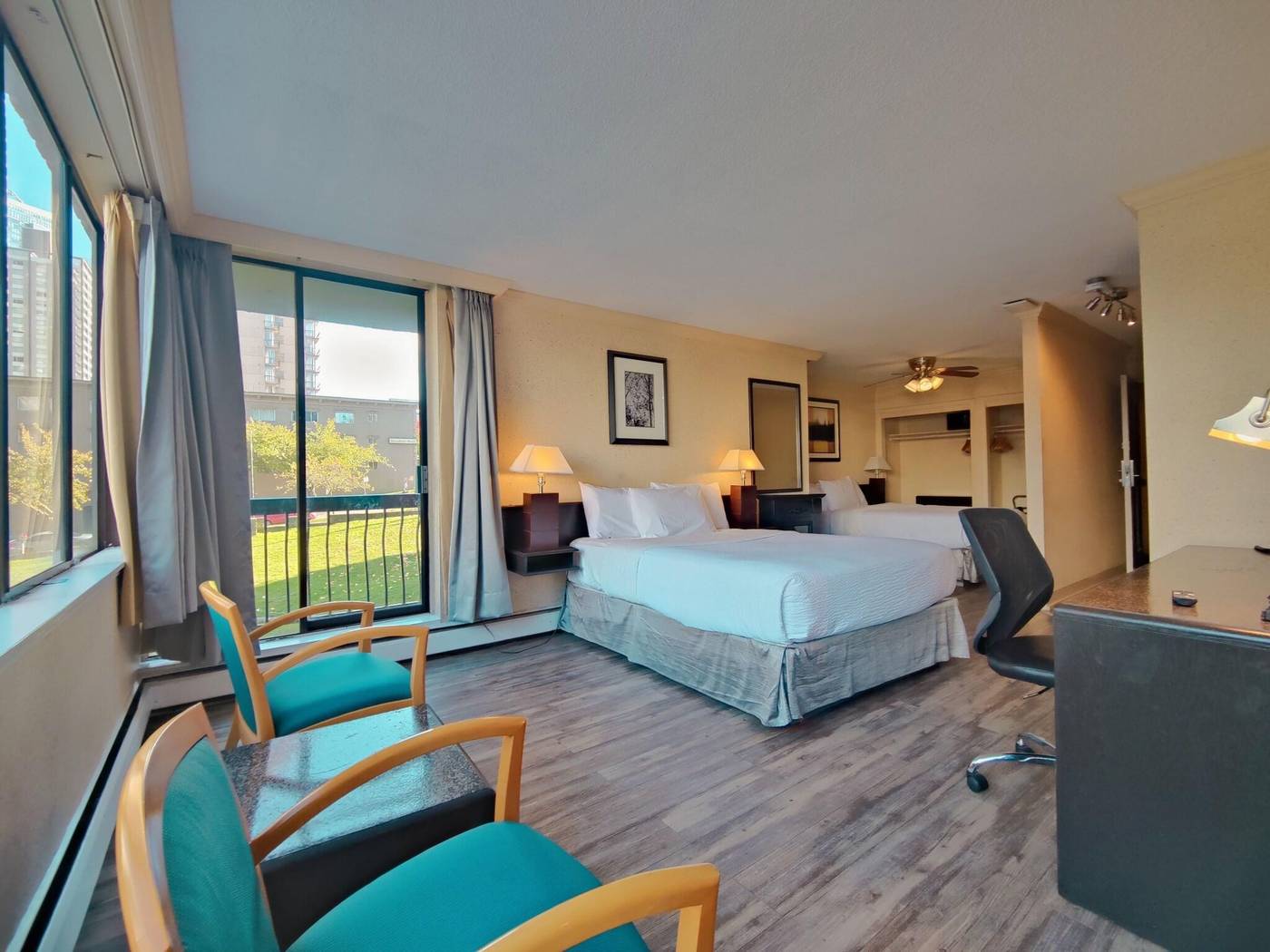 Divya-Sutra-Suites-on-Robson-Downtown-Room-11