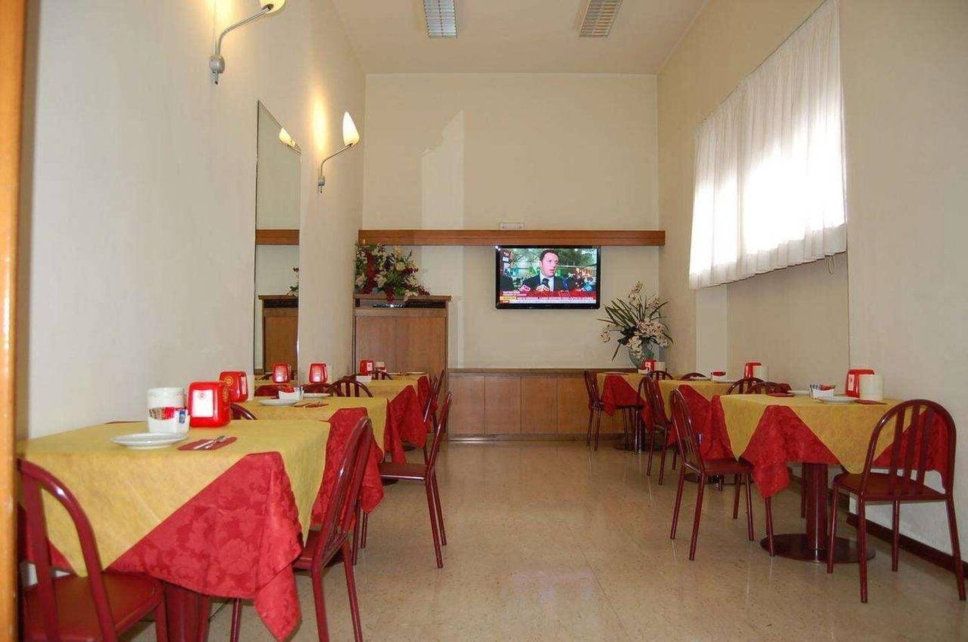 Hotel-Nuova-Grosseto-Restaurant-28