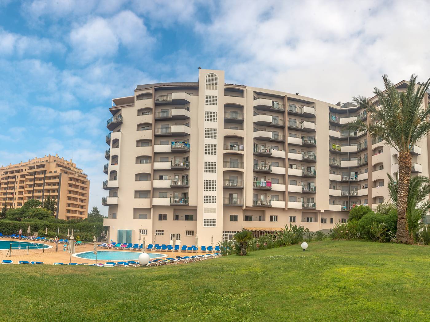 Flor-Da-Rocha-Apartments-General-view-1