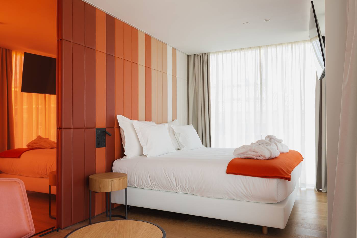 Lumen-Hotel-and-The-Lisbon-Light-Show-Room-4