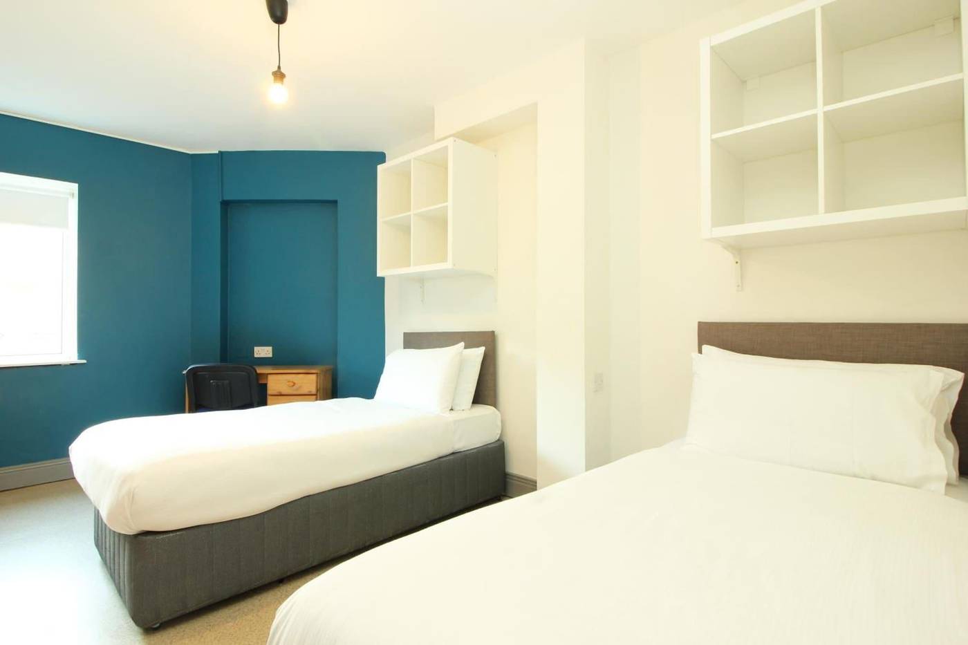 Tom-Dick-and-Harriet-s-Room-13