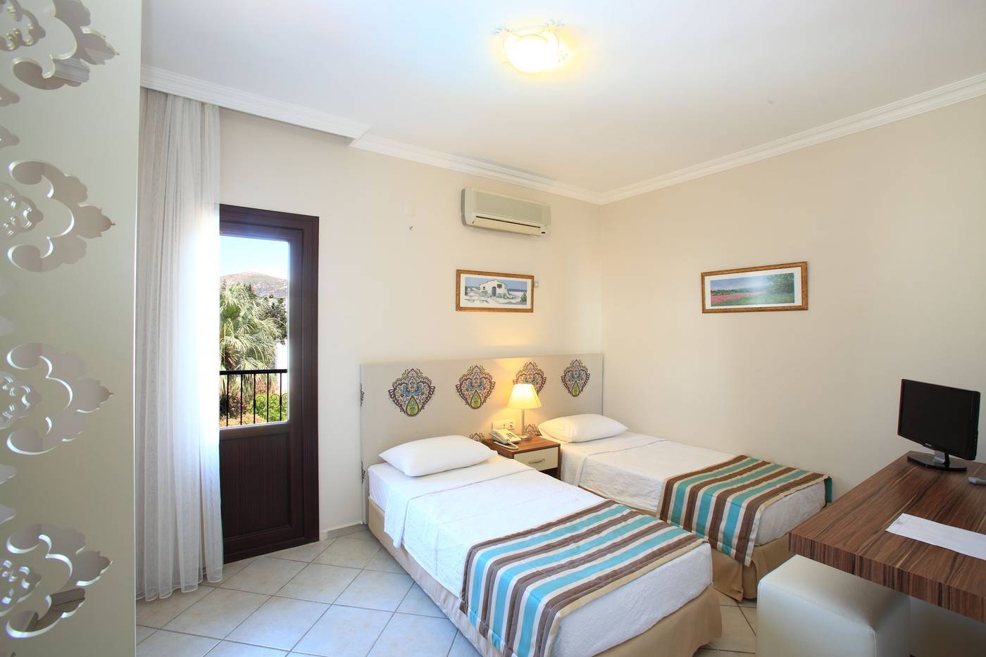 Paloma-Room-16