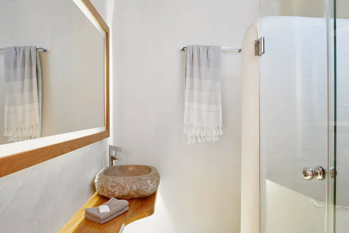 La-Perla-Villas-Room-41