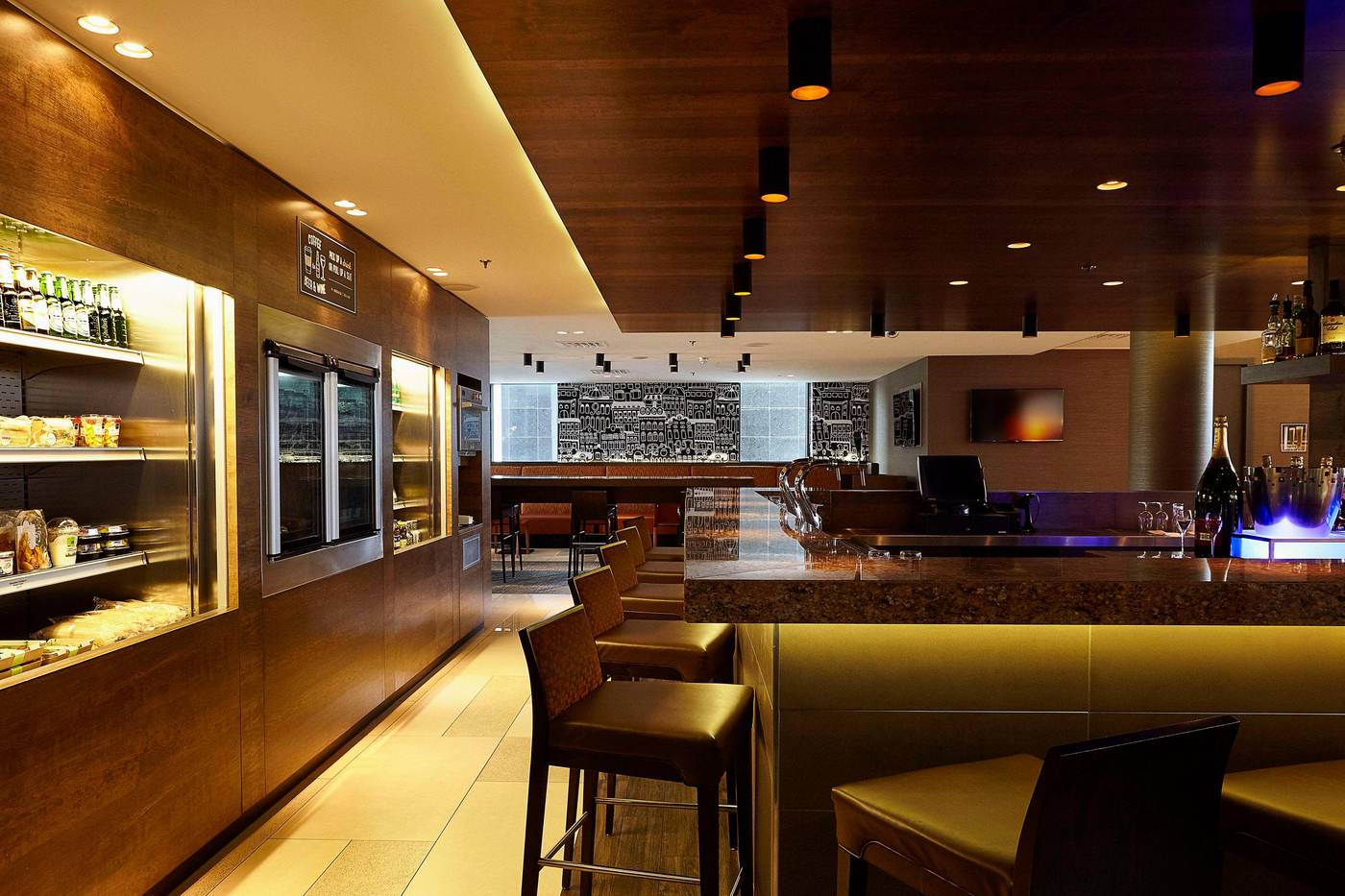 Hyatt-Place-Amsterdam-Airport-Bar-4