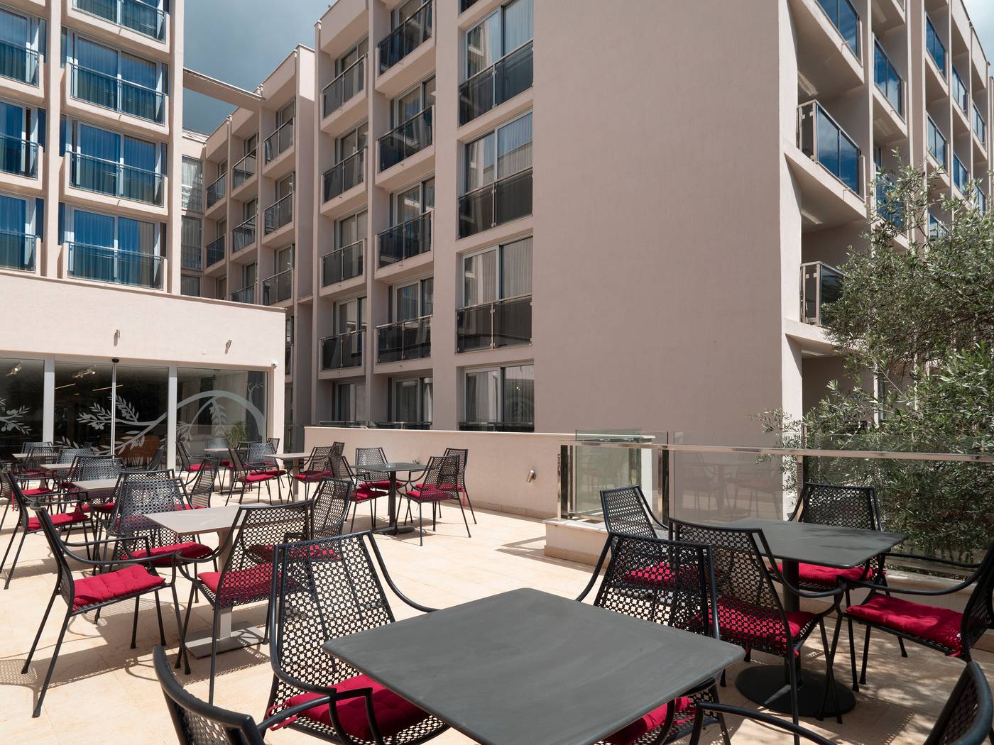 Hotel-Tara-Terrace-16