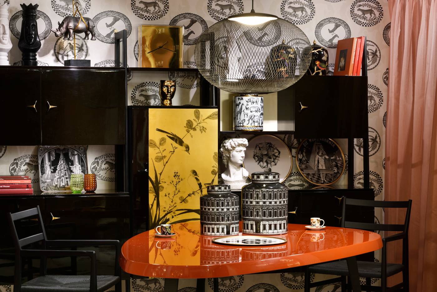 Leon-s-Place-Hotel-Lobby-35