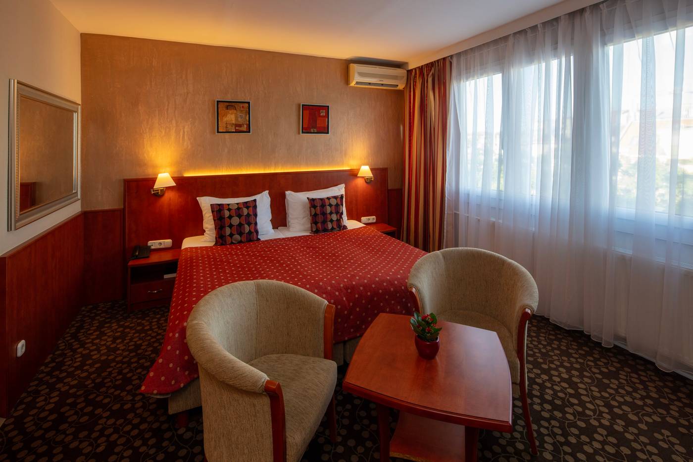 Hotel-Charles-Room-28