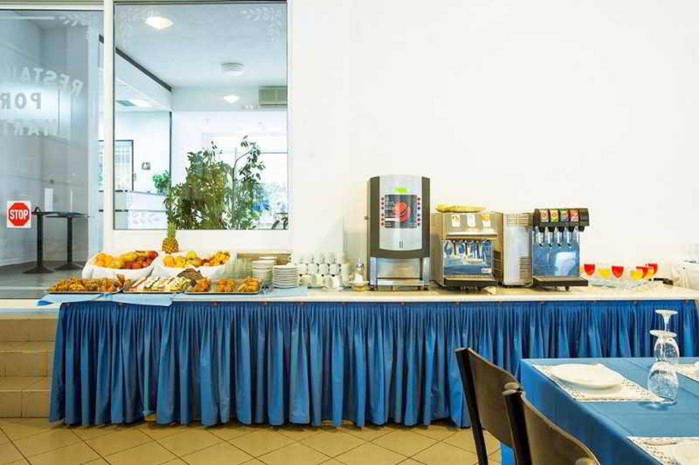 Port-Marina-Restaurant-46