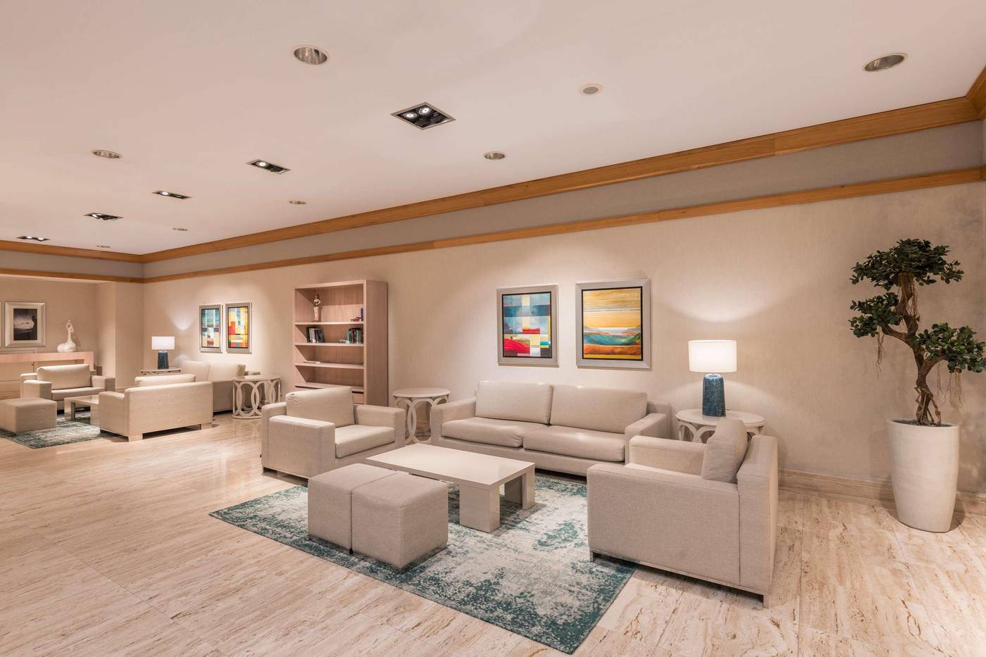 Sesimbra-Oceanfront-Hotel-Lobby-17