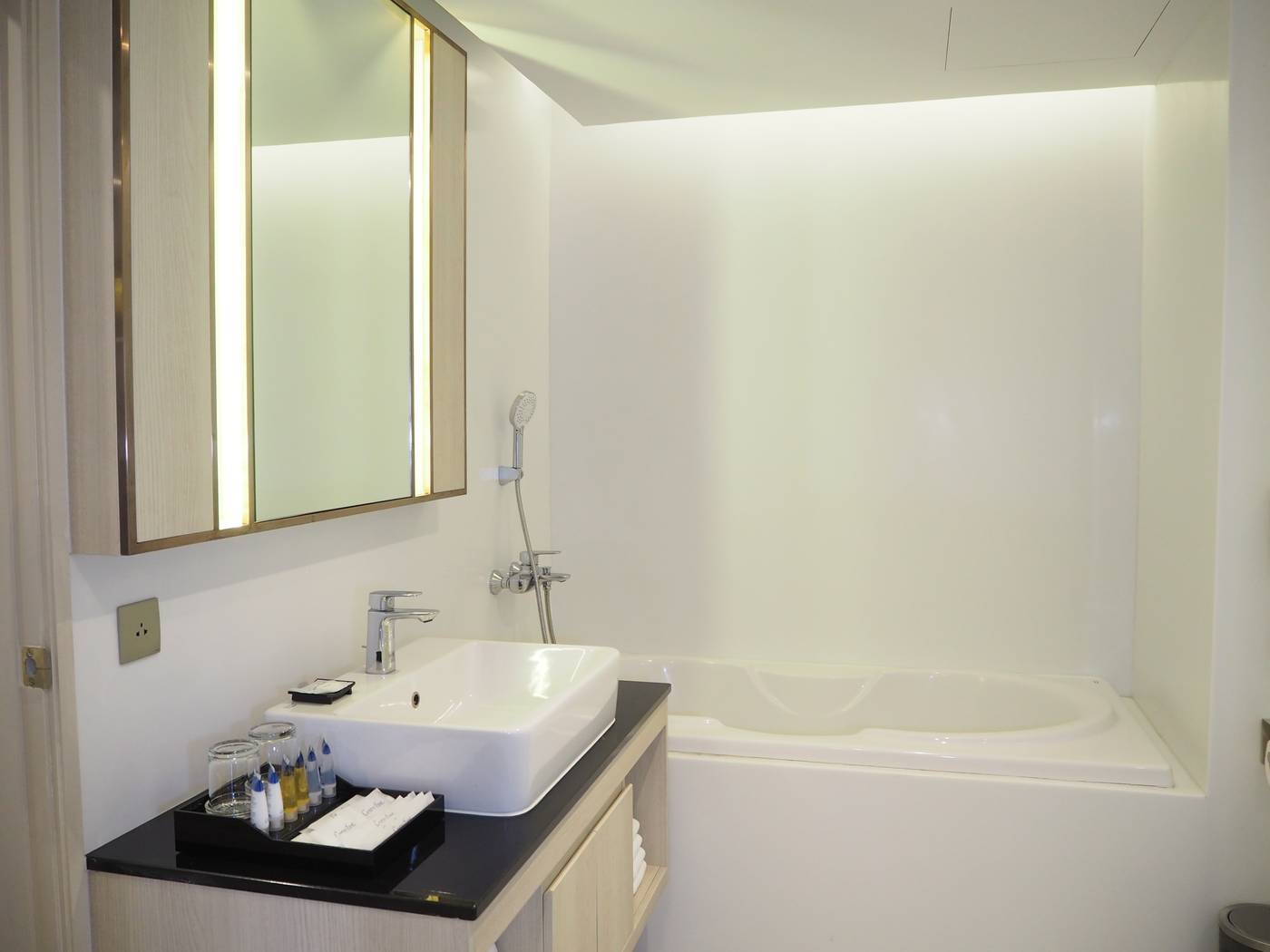 Centre-Point-Plus-Hotel-Pratunam-Room-47