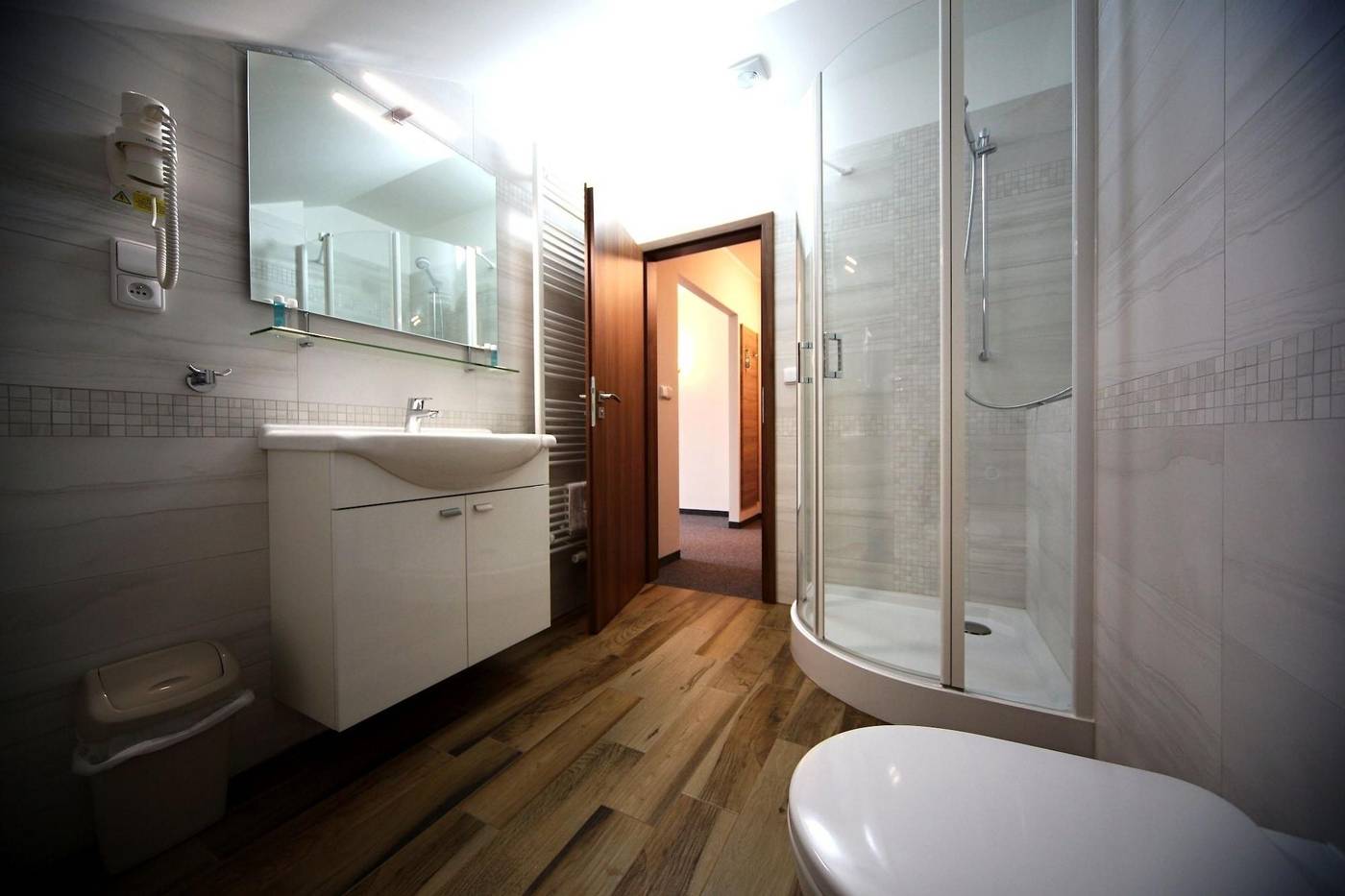 Statek 1738-Czech Republic-VSESTUDY-Room-5