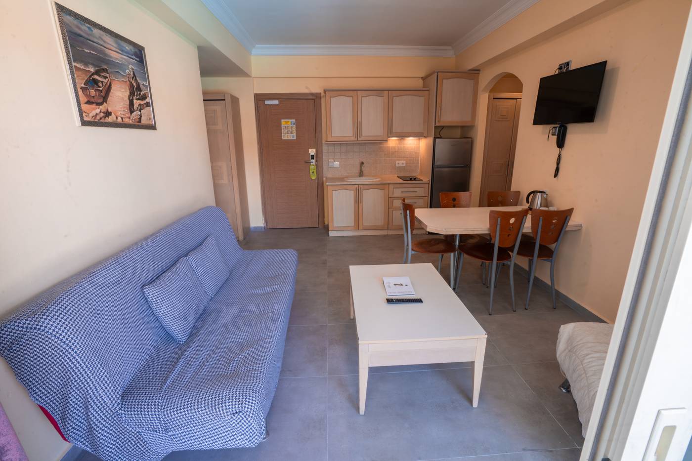 Alenz-Suite-Hotel-Room-15