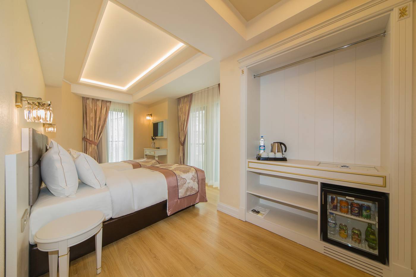 Grand-Naki-Hotel-Room-21