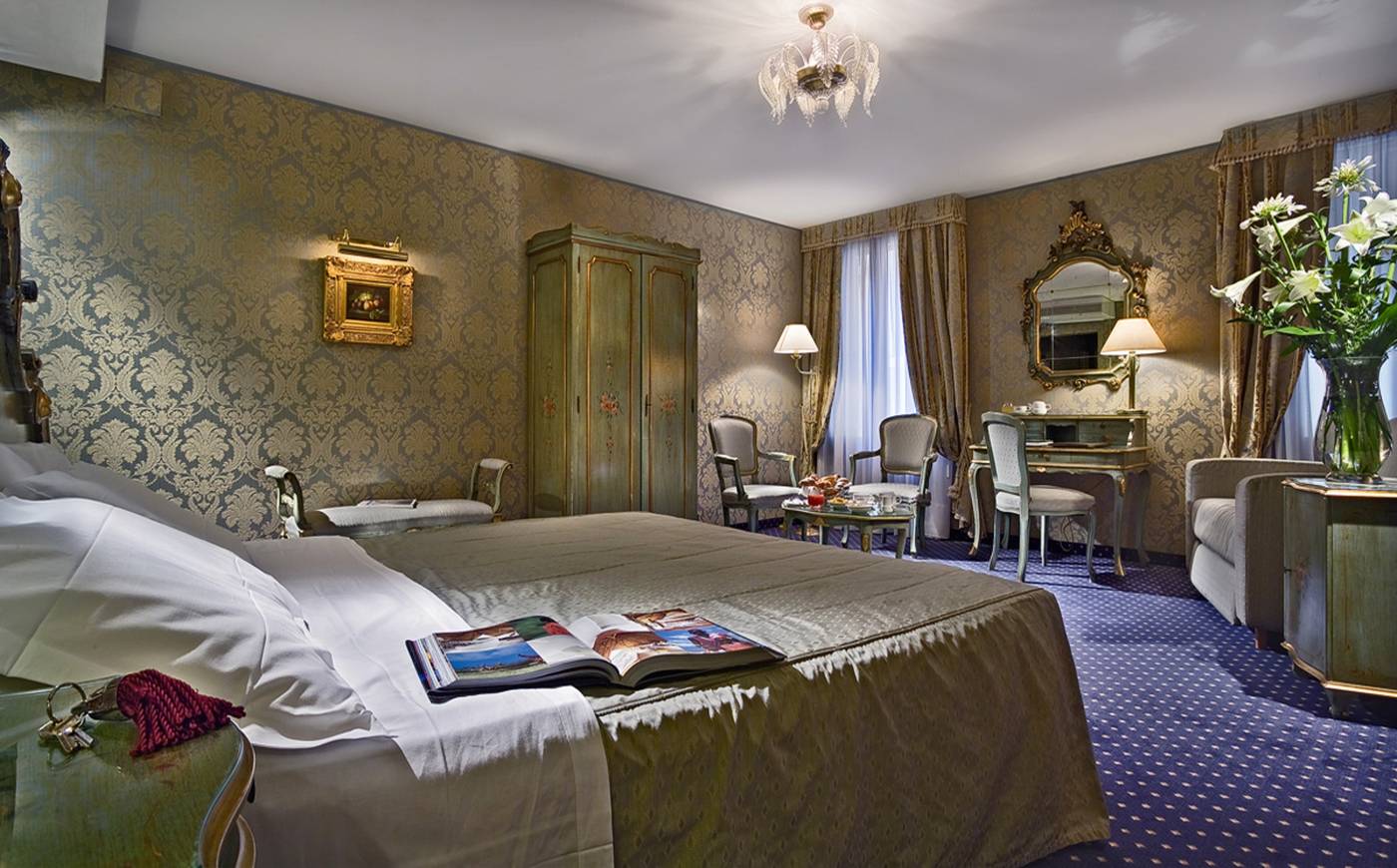 Ca--Rialto-House-Room-9