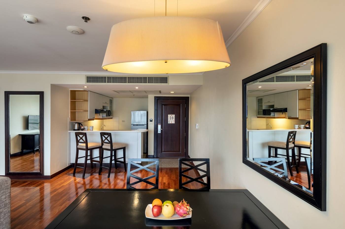 Bandara-Suites-Silom-Room-16