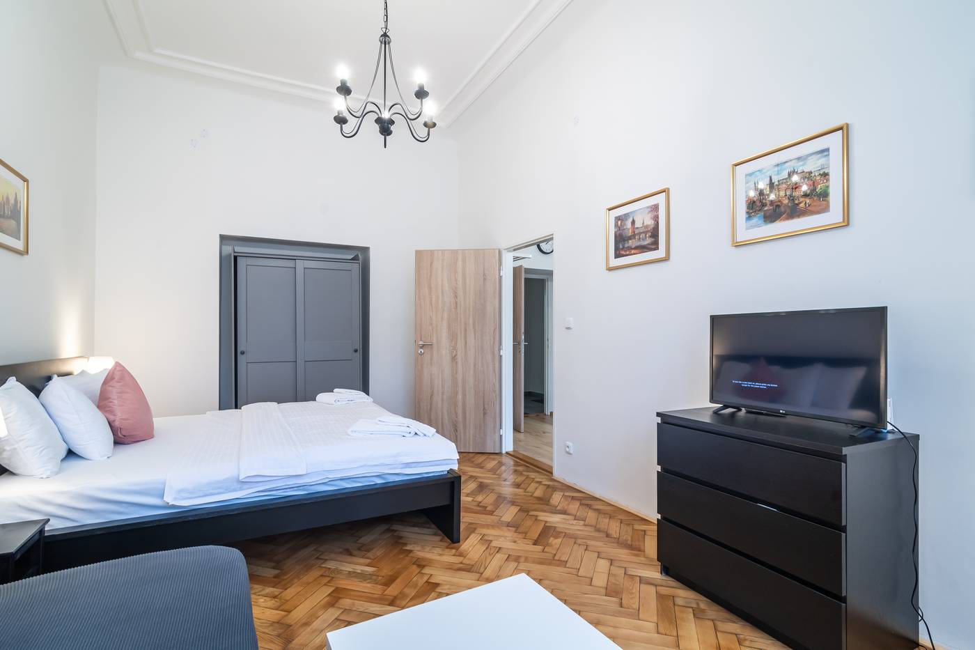 Royal-Road-Residence-Room-27