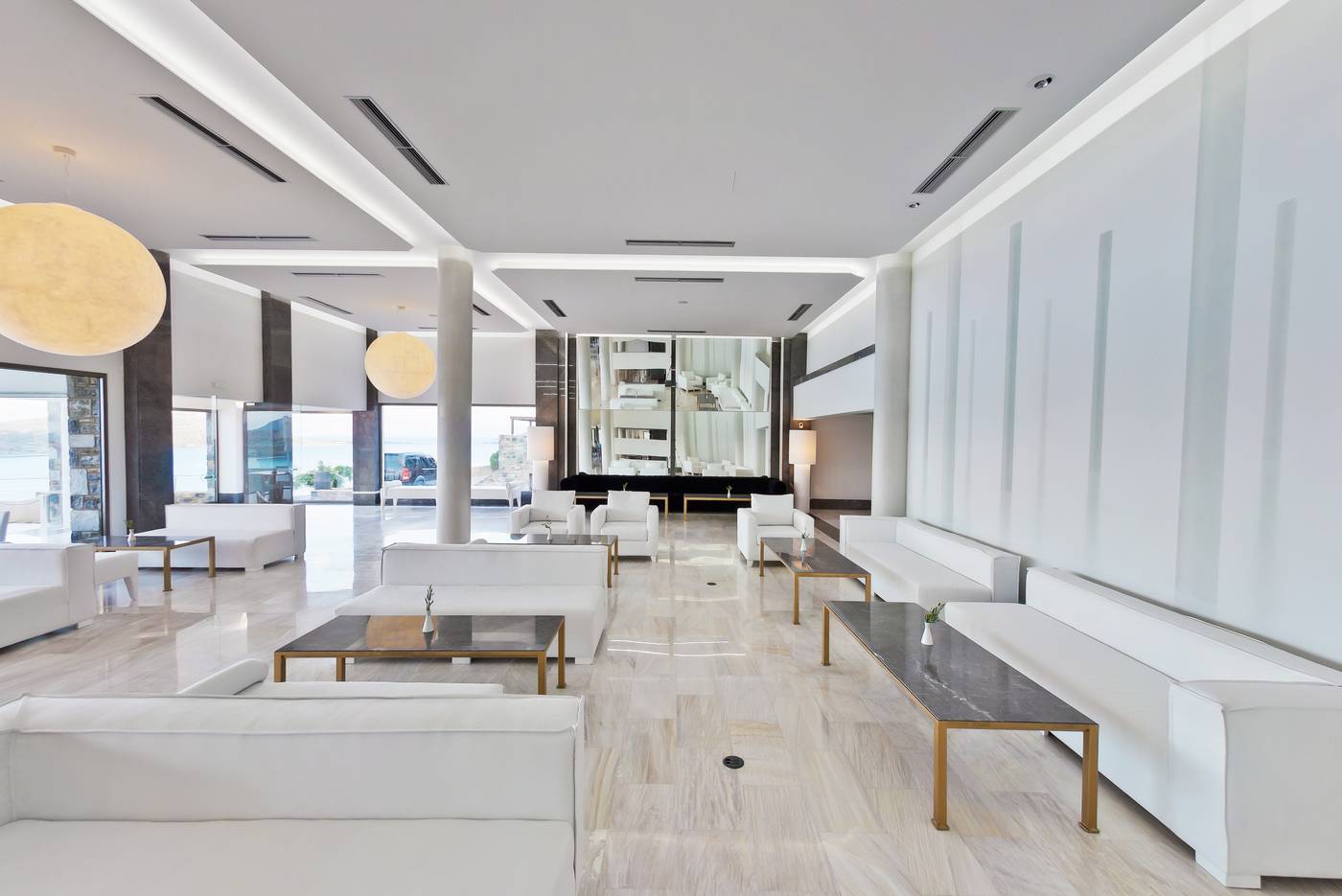 Royal-Marmin---Adult-Only-Bar-52