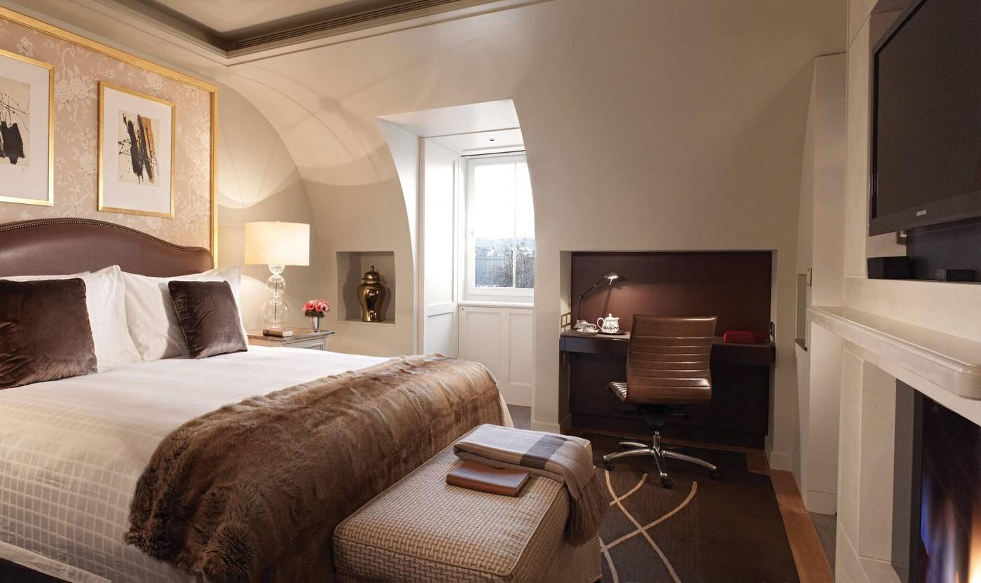 Four-Seasons-Hotel-Geneva-Room-41