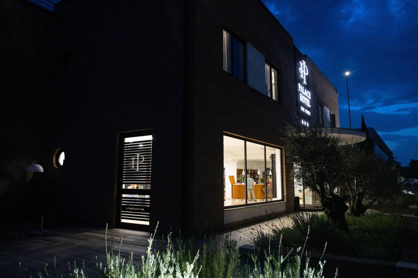 Palace-Due-Ponti-Hotel-Terrace-16