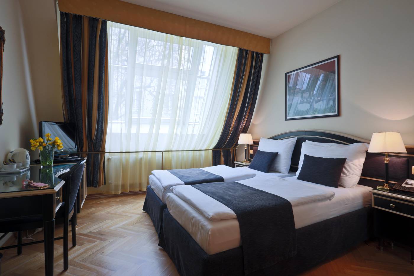 Elysee-Hotel-Room-24