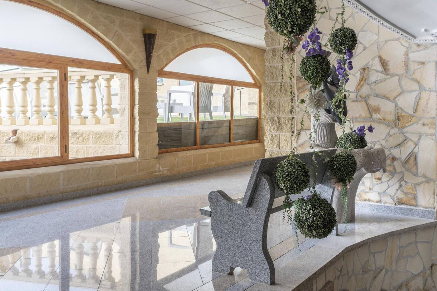 Hotel-Plaza-del-Castillo-Lobby-59