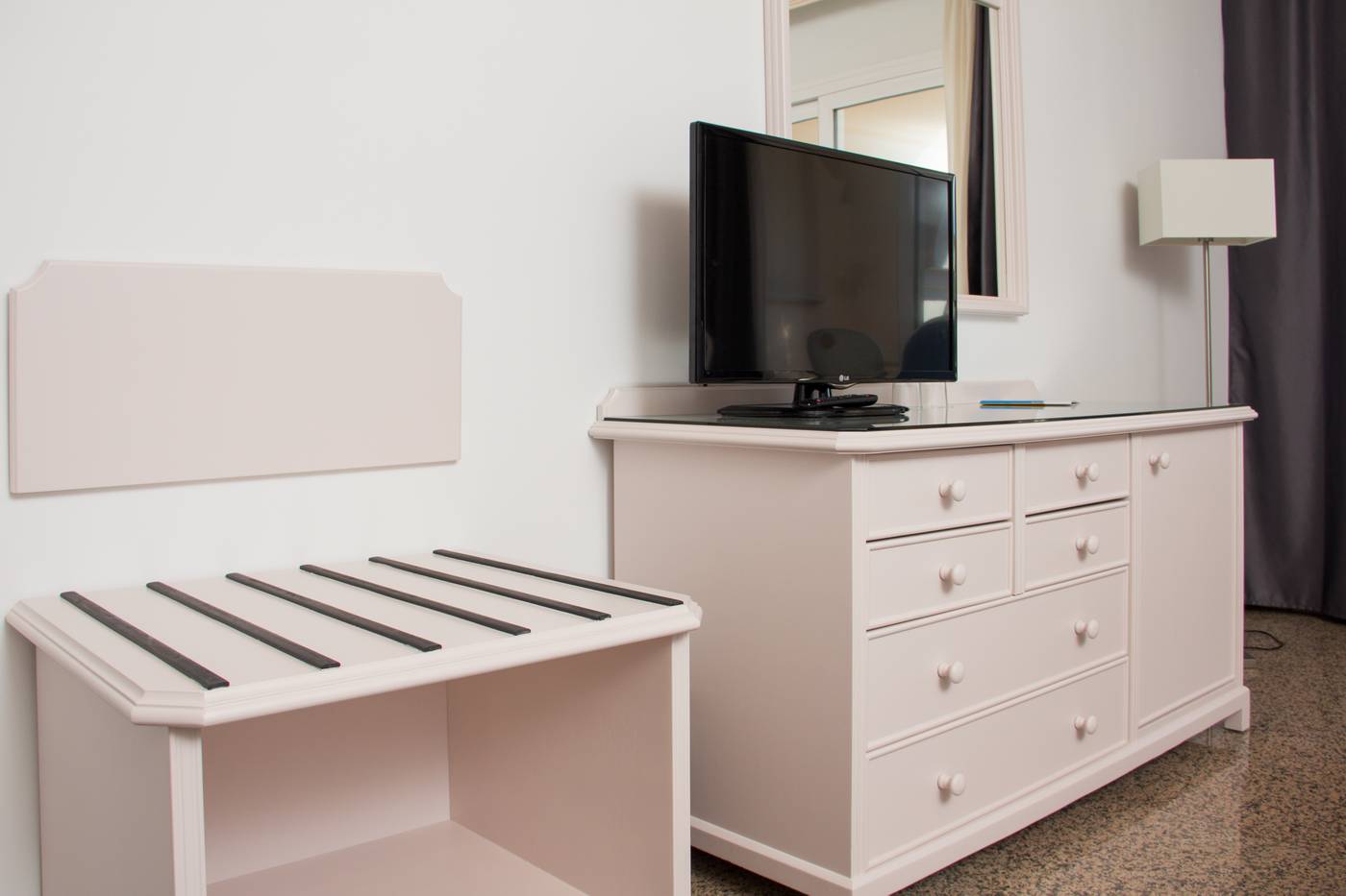 Mac-Puerto-Marina-Benalmadena-Room-33