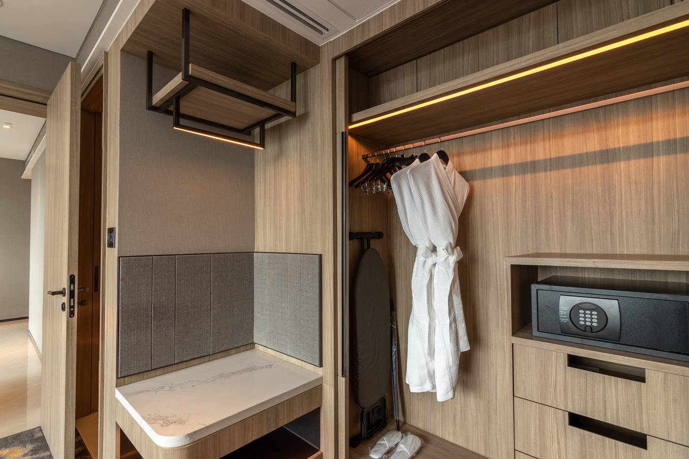 Carlton-Hotel-Bangkok-Sukhumvit-Room-12