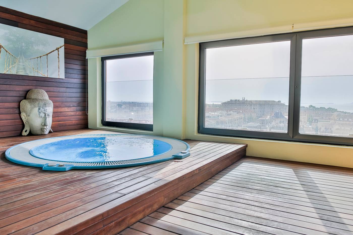 Hotel-525-Sports-and-Entertainment-37