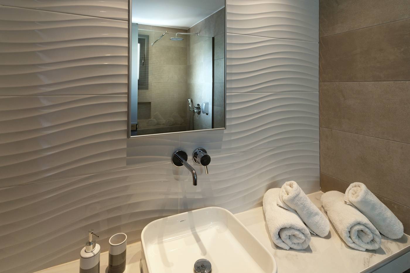 Zoes-Hotel-Room-50