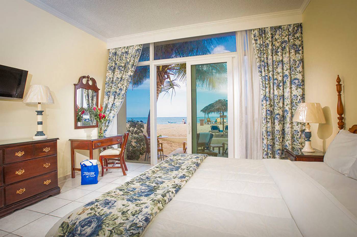 Breezes-Bahamas---Adult-Only-Room-33