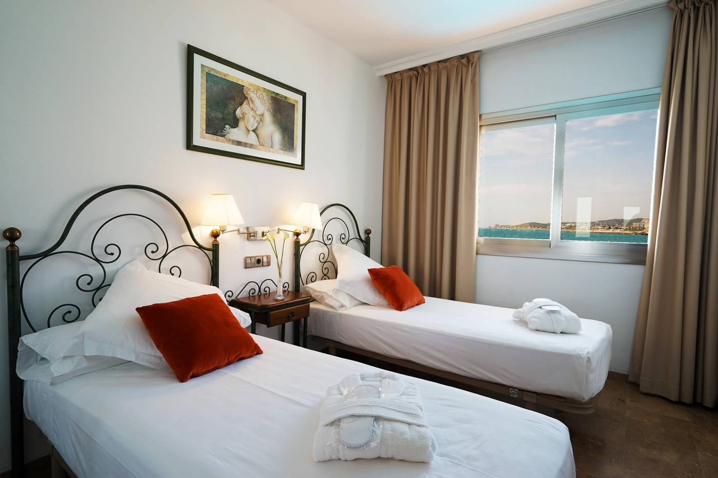 Port-Sitges-Room-8