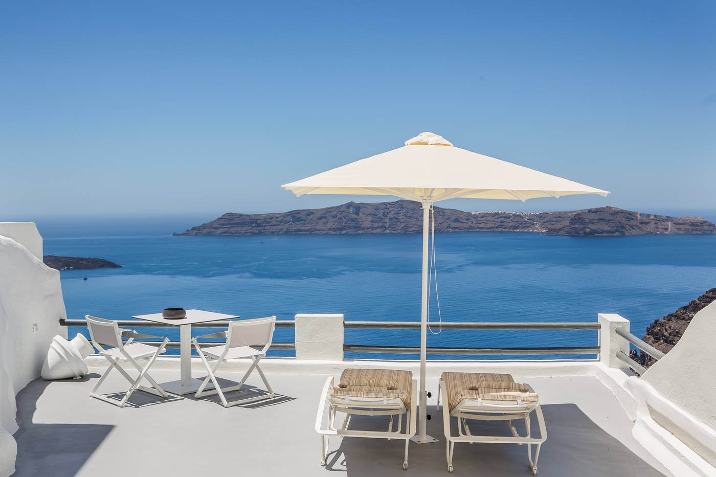 Sunrocks-Santorini---Adults-Only-Room-50