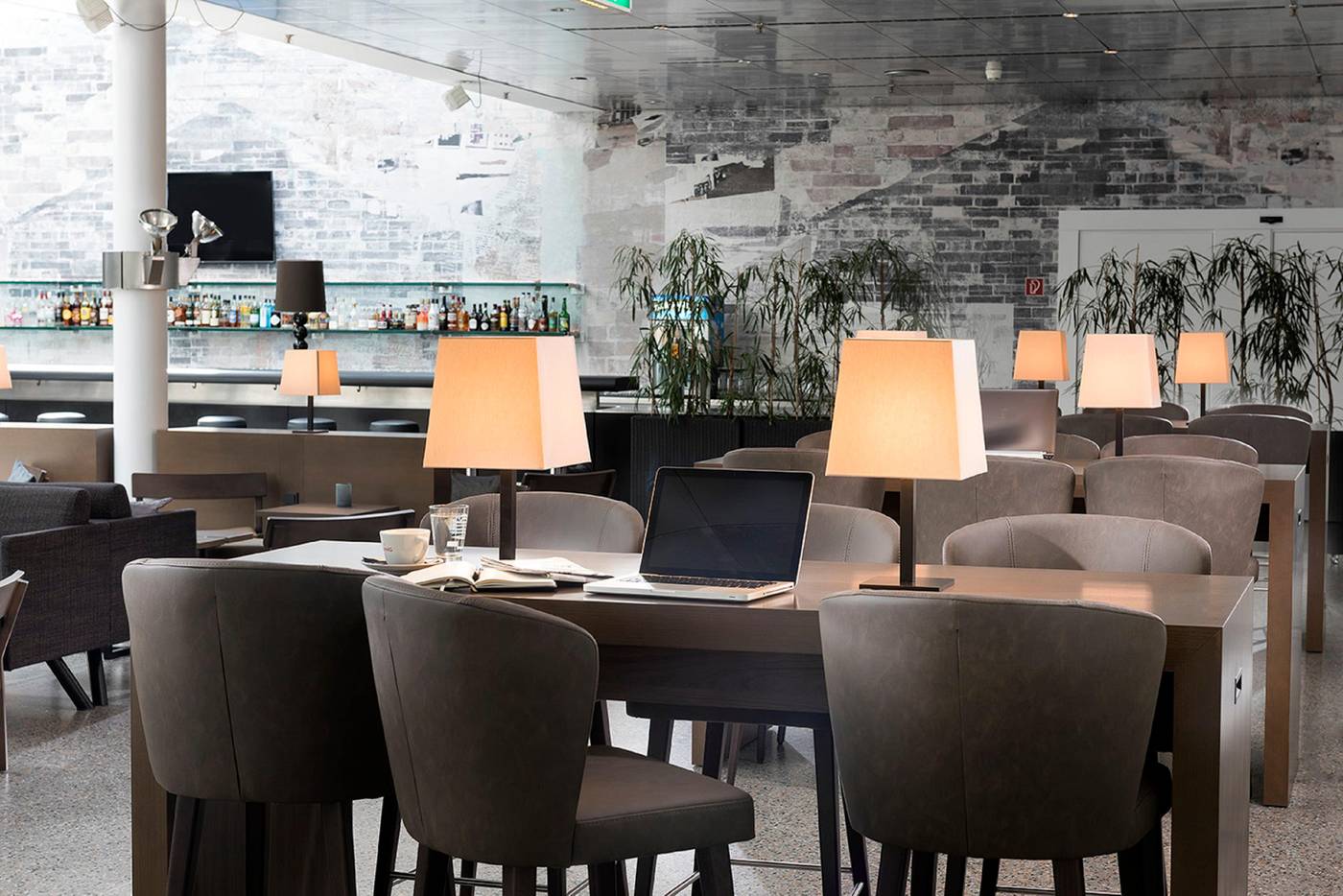 Holiday-Inn-Berlin---City-West-Lobby-14