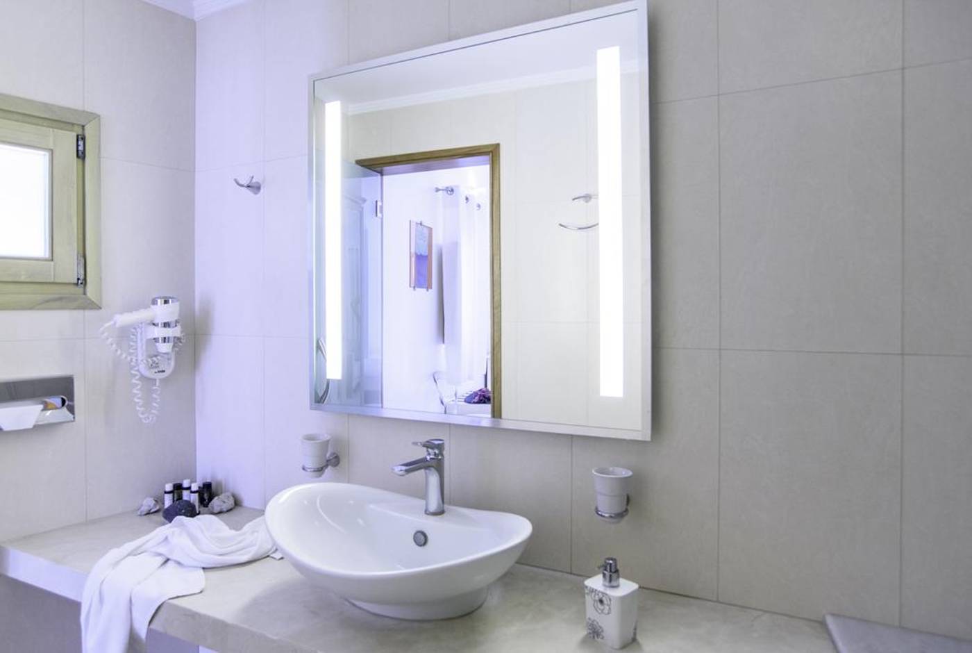 La-Mer-Deluxe-Spa-Resort---Conference-Center---Adult-Only-Room-42