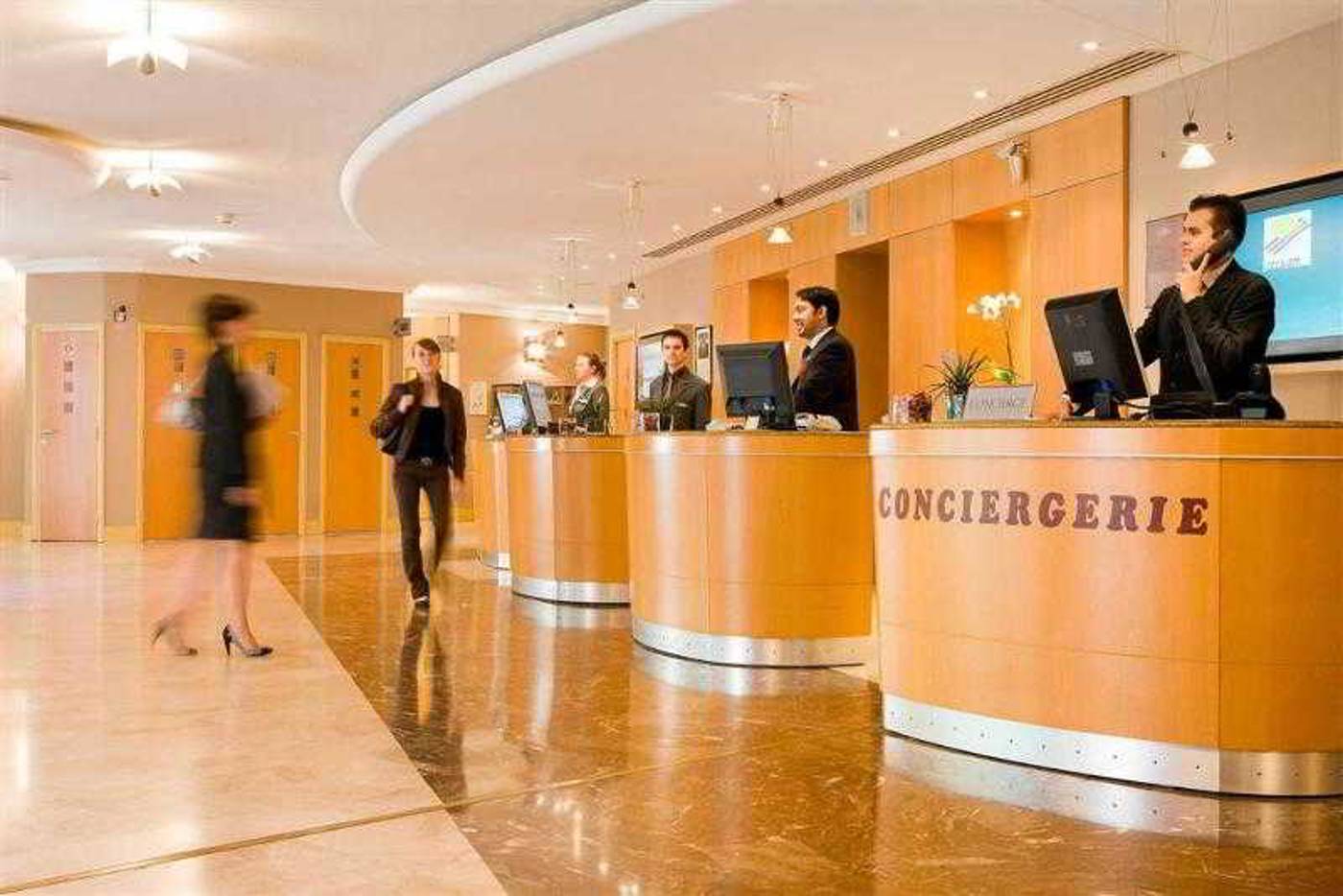 Novotel-Cannes-Montfleury-Lobby-29