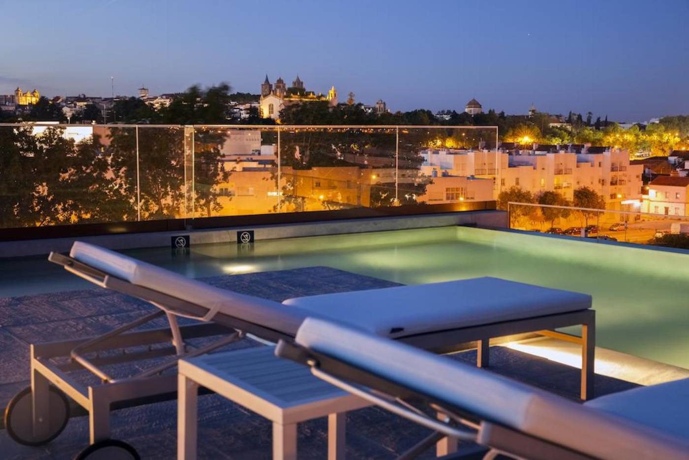 Vitoria-Stone-Hotel-Pool-5