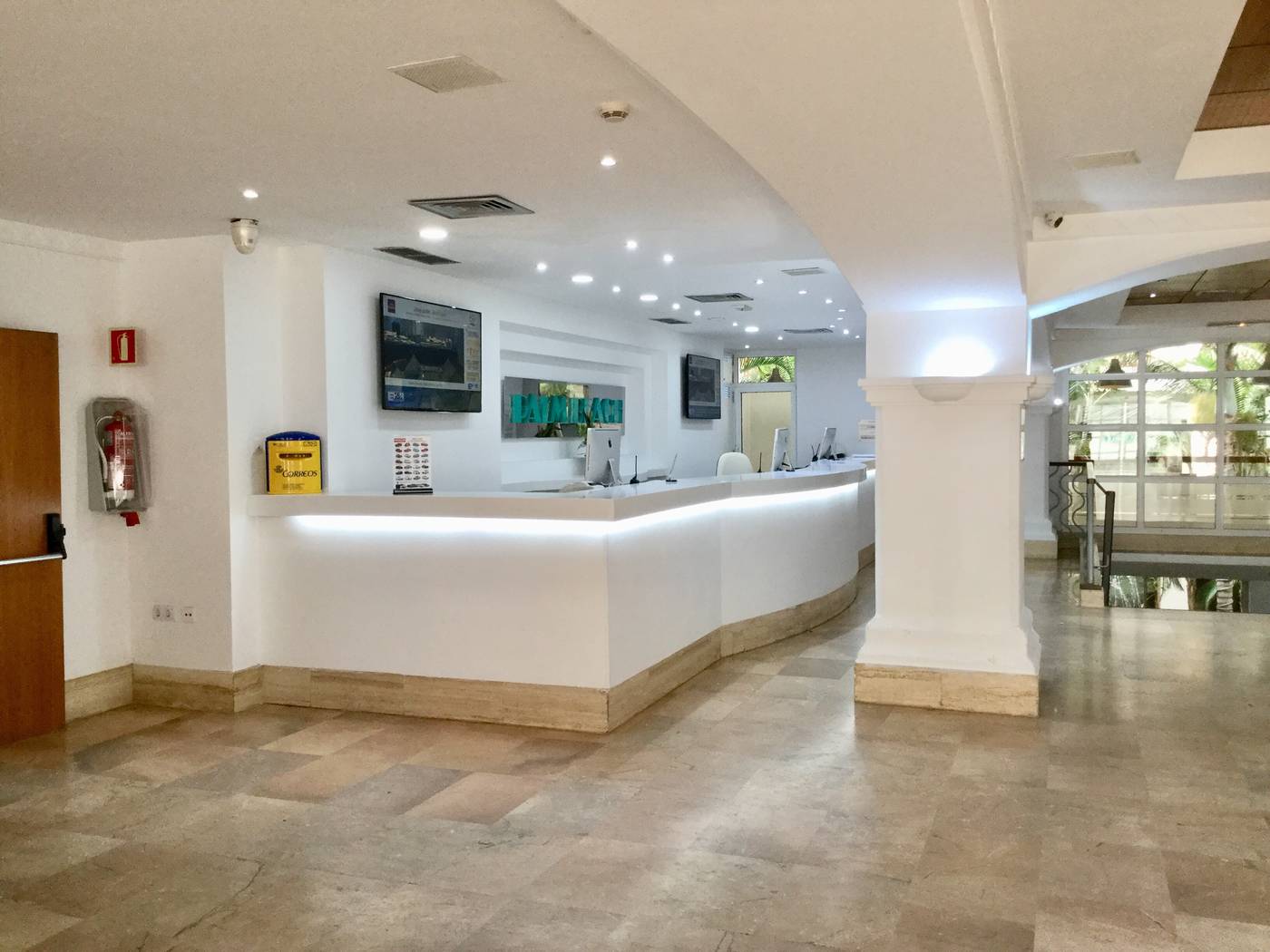 ONA-Palm-Beach-Lobby-71