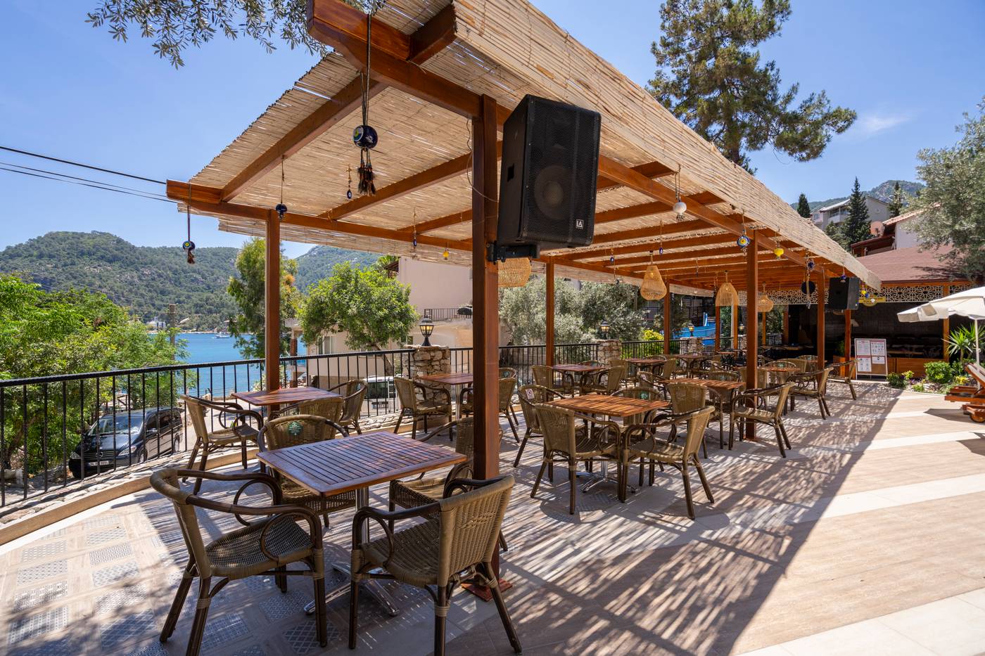 Meril-Hotel-General-view-15