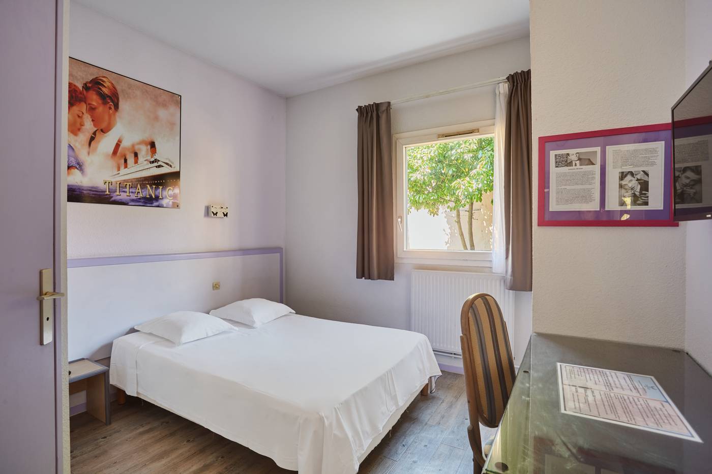 Hotel-Cinepole-Room-14