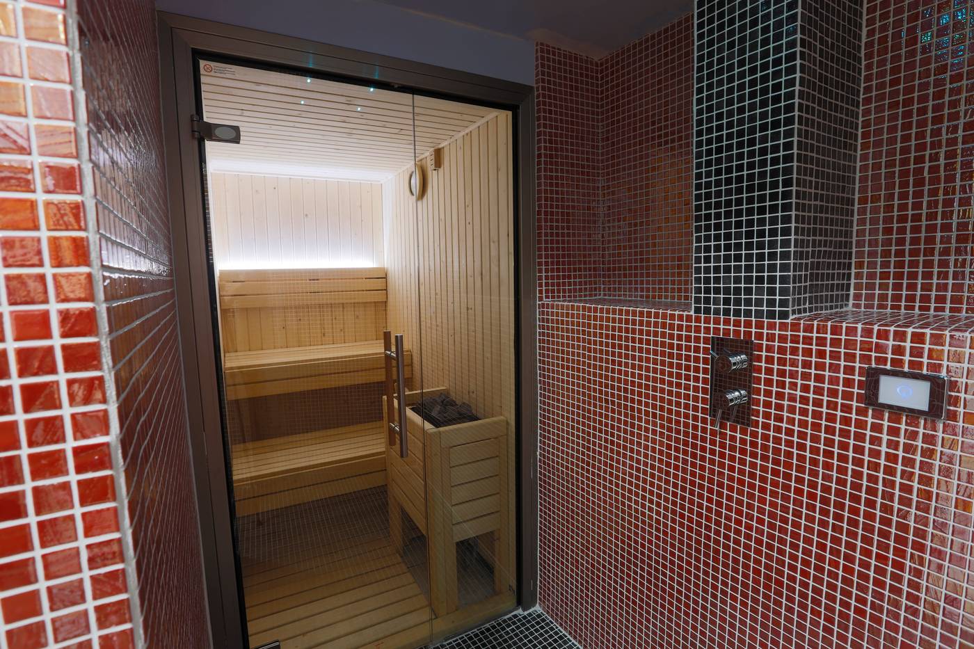 Apartamentos-Neptuno-Calella-Sports-and-Entertainment-49