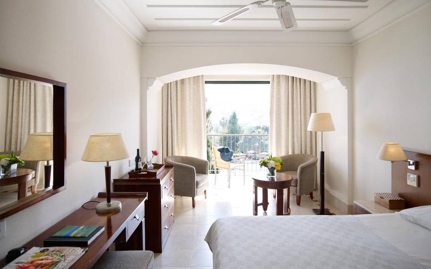 Columbia Beach Hotel