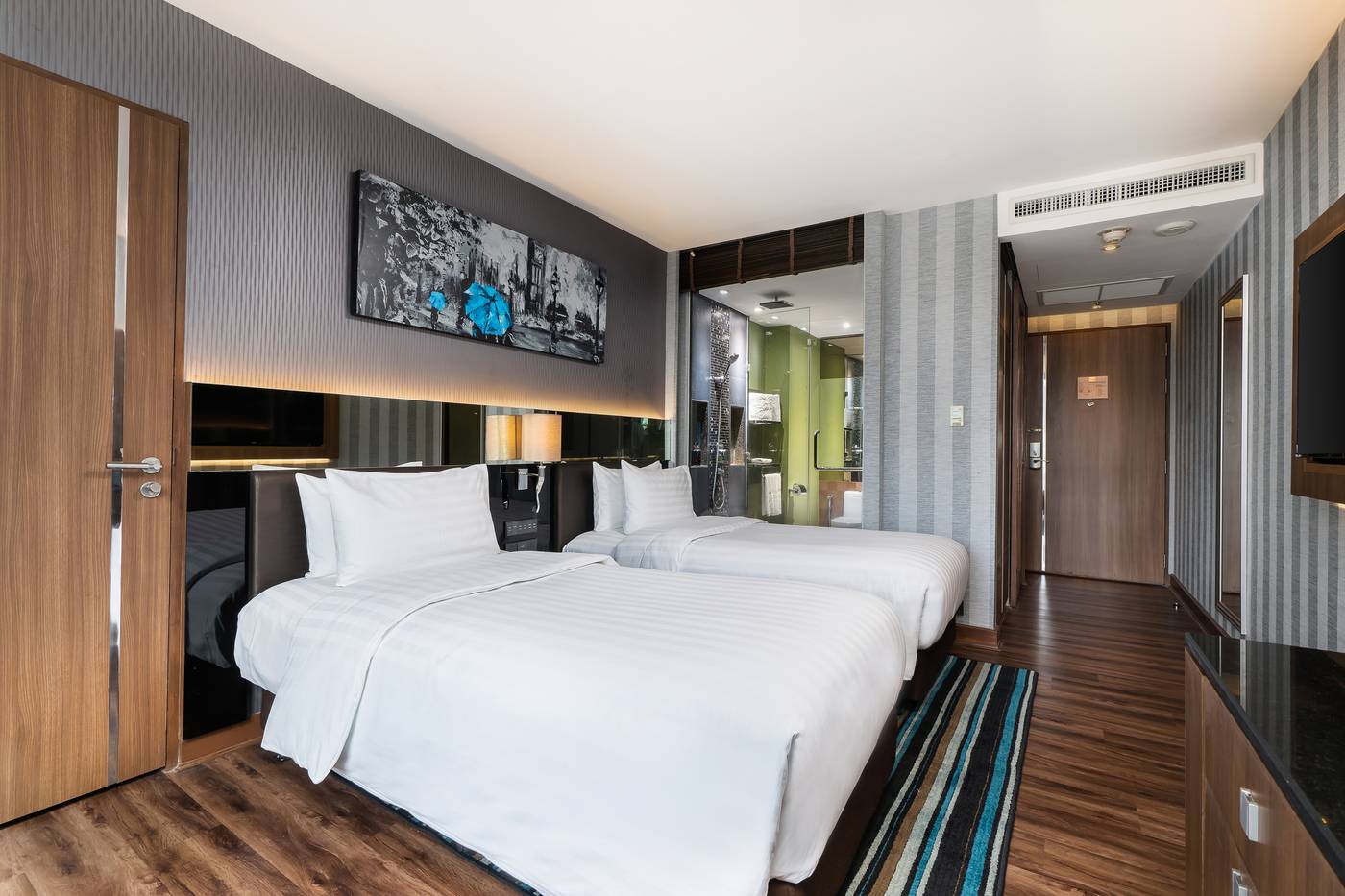 The-Continent-Hotel-Sukhumvit---Asok-BTS-Bangkok-Room-35